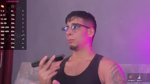 Snapshot of camilo_ospina_ chatting on January 9, 6:38 am   INDEPENDENT MODEL online show from January 9, 6:38 am