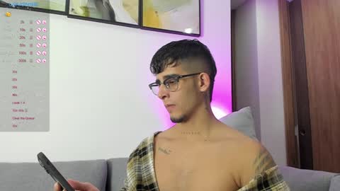 Snapshot of camilo_ospina_ chatting on January 23, 2:12 am   INDEPENDENT MODEL online show from January 23, 2:12 am