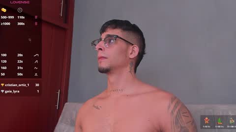 Snapshot of camilo_ospina_ chatting on December 20, 5:47 am   INDEPENDENT MODEL online show from December 20, 5:47 am