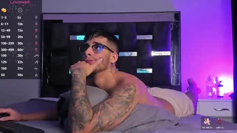 Snapshot of camilo_ospina_ chatting on March 5, 2:46 am   INDEPENDENT MODEL online show from March 5, 2:46 am