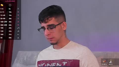 Snapshot of camilo_ospina_ chatting on December 30, 11:06 pm   INDEPENDENT MODEL online show from December 30, 11:06 pm