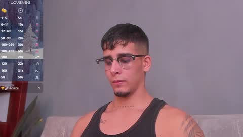 Snapshot of camilo_ospina_ chatting on December 11, 3:37 am   INDEPENDENT MODEL online show from December 11, 3:37 am