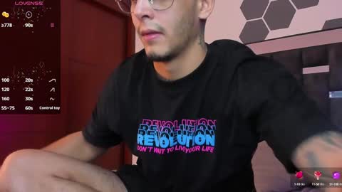 Snapshot of camilo_ospina_ chatting on February 8, 5:18 am   INDEPENDENT MODEL online show from February 8, 5:18 am