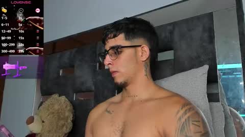 Snapshot of camilo_ospina_ chatting on October 22, 6:06 am   INDEPENDENT MODEL online show from October 22, 6:06 am