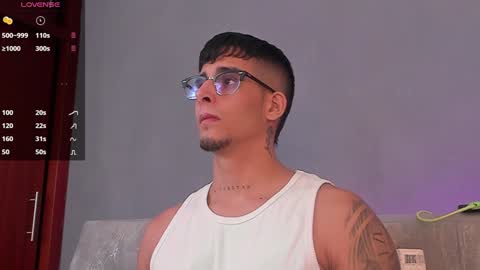 Snapshot of camilo_ospina_ chatting on January 4, 4:01 am   INDEPENDENT MODEL online show from January 4, 4:01 am