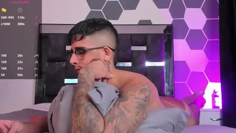 Snapshot of camilo_ospina_ chatting on February 15, 5:30 am   INDEPENDENT MODEL online show from February 15, 5:30 am