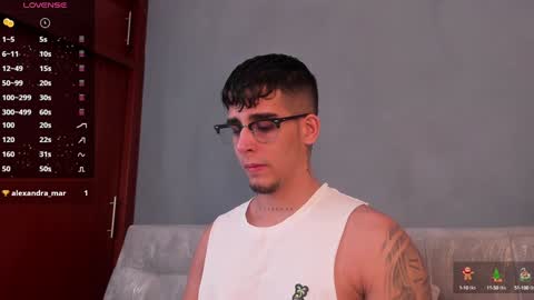 Snapshot of camilo_ospina_ chatting on January 15, 9:45 am   INDEPENDENT MODEL online show from January 15, 9:45 am