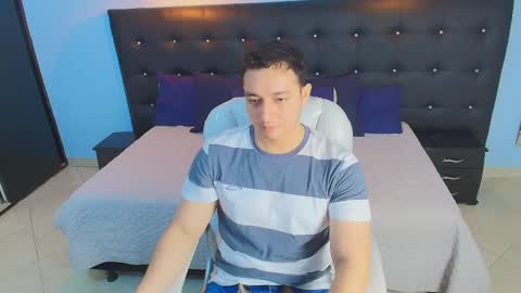 Snapshot of camilo_stark chatting on December 16, 1:43 pm Camilo online show from December 16, 1:43 pm