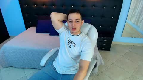 Snapshot of camilo_stark chatting on December 21, 1:21 pm Camilo online show from December 21, 1:21 pm