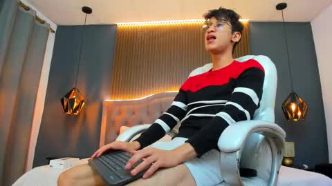 Snapshot of camilo_stark chatting on September 17, 3:40 am Camilo online show from September 17, 3:40 am