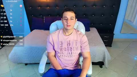 Snapshot of camilo_stark chatting on January 7, 1:10 pm Camilo online show from January 7, 1:10 pm