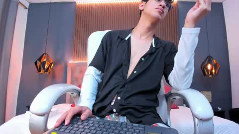 Snapshot of camilo_stark chatting on September 24, 3:39 am Camilo online show from September 24, 3:39 am