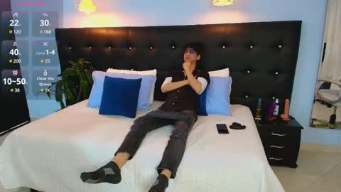 Snapshot of camilo_stark chatting on March 6, 8:37 pm Camilo online show from March 6, 8:37 pm