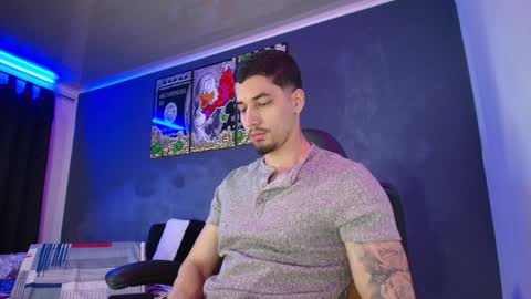Snapshot of camiloalvarezzz3 chatting on February 1, 2:13 pm CAMILO  online show from February 1, 2:13 pm