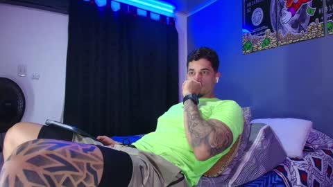 Snapshot of camiloalvarezzz3 chatting on October 7, 7:29 pm CAMILO  online show from October 7, 7:29 pm