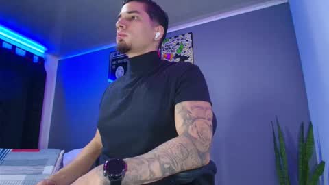 Snapshot of camiloalvarezzz3 chatting on October 10, 10:12 pm CAMILO  online show from October 10, 10:12 pm