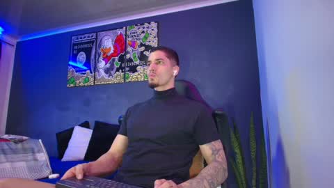 Snapshot of camiloalvarezzz3 chatting on December 27, 2:44 pm CAMILO  online show from December 27, 2:44 pm