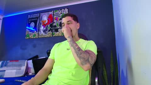 Snapshot of camiloalvarezzz3 chatting on January 30, 12:18 am CAMILO  online show from January 30, 12:18 am