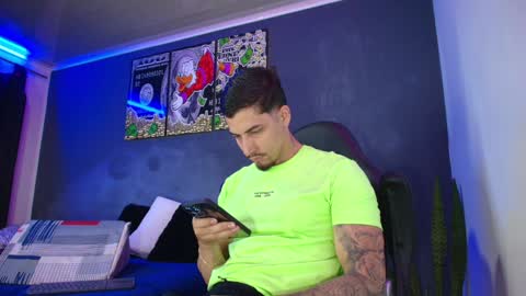Snapshot of camiloalvarezzz3 chatting on February 5, 1:22 pm CAMILO  online show from February 5, 1:22 pm