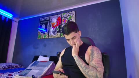 Snapshot of camiloalvarezzz3 chatting on January 31, 1:33 am CAMILO  online show from January 31, 1:33 am