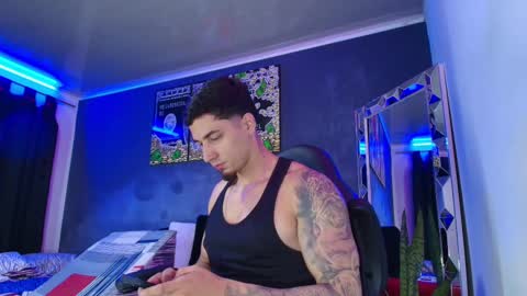 Snapshot of camiloalvarezzz3 chatting on March 11, 12:39 pm CAMILO  online show from March 11, 12:39 pm
