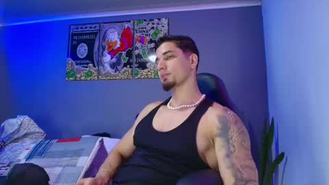 Snapshot of camiloalvarezzz3 chatting on October 23, 1:31 am CAMILO  online show from October 23, 1:31 am