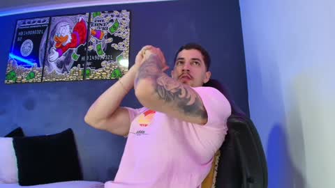 Snapshot of camiloalvarezzz3 chatting on January 31, 1:34 pm CAMILO  online show from January 31, 1:34 pm
