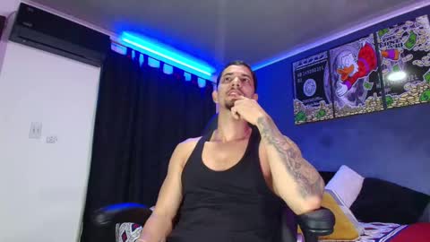 Snapshot of camiloalvarezzz3 chatting on February 9, 1:35 pm CAMILO  online show from February 9, 1:35 pm