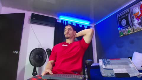 Snapshot of camiloalvarezzz3 chatting on February 8, 12:39 pm CAMILO  online show from February 8, 12:39 pm