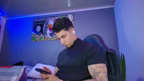 Snapshot of camiloalvarezzz3 chatting on September 19, 7:13 pm CAMILO  online show from September 19, 7:13 pm