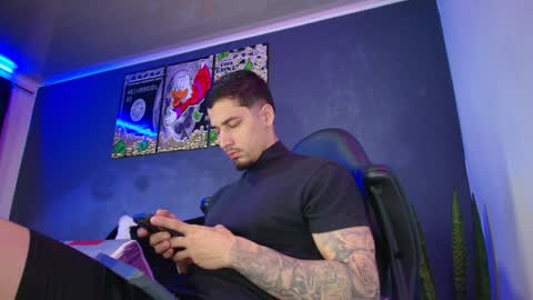 Snapshot of camiloalvarezzz3 chatting on January 22, 12:38 pm CAMILO  online show from January 22, 12:38 pm