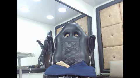 camilobuck online show from December 19, 11:34 pm