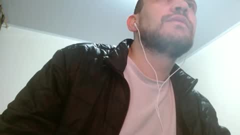 Snapshot of camiloking17 chatting on February 23, 1:09 am camilo online show from February 23, 1:09 am