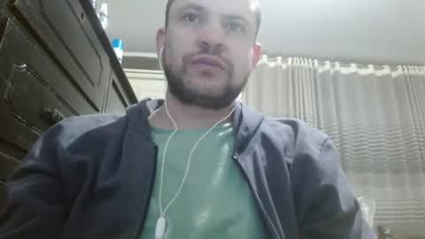 Snapshot of camiloking17 chatting on December 19, 10:10 pm camilo online show from December 19, 10:10 pm