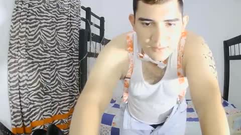 Snapshot of camilowhite_ chatting on October 27, 8:33 pm Camilowhite  online show from October 27, 8:33 pm