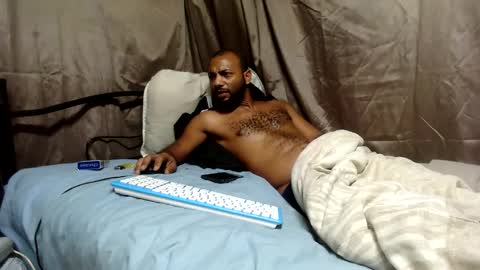 camopiel online show from April 8, 2:12 am