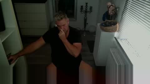 camunication online show from October 10, 8:52 am