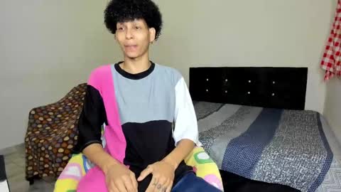 Snapshot of cardrey05 chatting on February 22, 11:54 pm Carlos and Cristian  online show from February 22, 11:54 pm