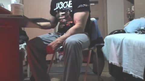 Laz online show from December 15, 11:57 pm