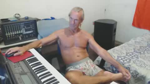 carlos online show from February 17, 4:44 am