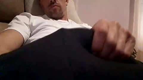 carlosrm440882 online show from March 16, 2:43 pm