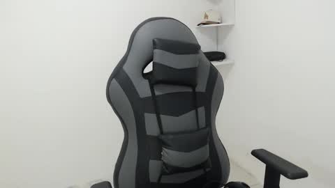 Snapshot of carlossmi01 chatting on October 30, 3:13 pm carlossmi01 online show from October 30, 3:13 pm