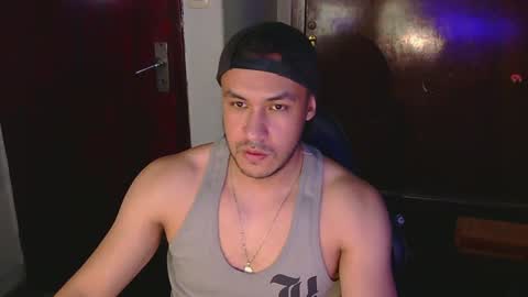 Snapshot of casas_oom chatting on December 7, 5:04 am      online show from December 7, 5:04 am