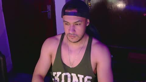 Snapshot of casas_oom chatting on December 8, 6:54 am      online show from December 8, 6:54 am