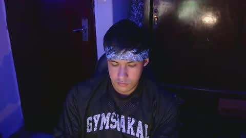 Snapshot of casas_oom chatting on March 8, 4:52 am      online show from March 8, 4:52 am