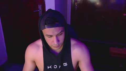 Snapshot of casas_oom chatting on December 28, 7:22 am      online show from December 28, 7:22 am