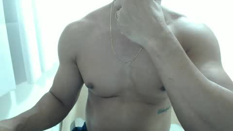 cashmastermuscle77 online show from May 14, 3:04 am