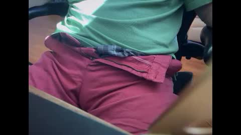 Snapshot of catmandoo21001 chatting on October 3, 3:50 pm catmandoo21001 online show from October 3, 3:50 pm