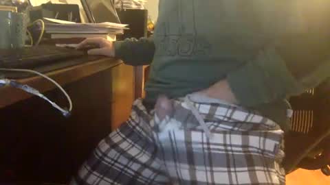 Snapshot of catmandoo21001 chatting on January 26, 10:24 pm catmandoo21001 online show from January 26, 10:24 pm