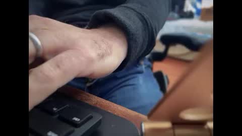 Snapshot of catmandoo21001 chatting on February 21, 7:43 pm catmandoo21001 online show from February 21, 7:43 pm